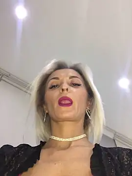 Snapshot of Diamond_Bunny_ chatting on February 21, 2025, 5:09 pm Diamond Bunny online show from February 21, 2025, 5:09 pm