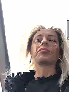 Snapshot of Diamond_Bunny_ chatting on March 13, 2025, 2:01 pm Diamond Bunny online show from March 13, 2025, 2:01 pm