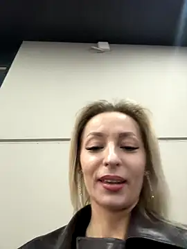 Snapshot of Diamond_Bunny_ chatting on November 21, 2025, 2:16 pm Diamond Bunny online show from November 21, 2025, 2:16 pm