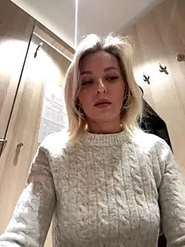 Diamond Bunny  online show from December 5, 2025, 1:20 pm