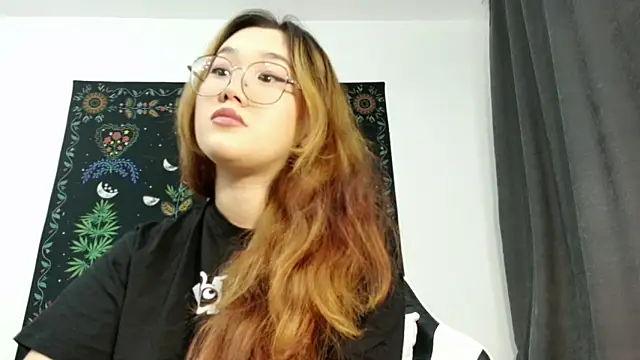 Jennatyan online show from October 3, 2025, 1:08 pm