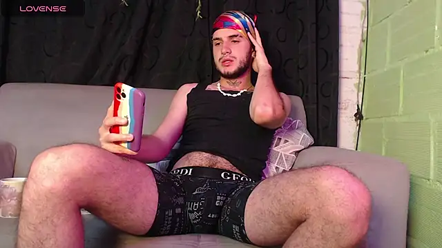 Snapshot of Dante_Bear_ chatting on May 10, 2026, 10:15 pm Dante Bear online show from May 10, 2026, 10:15 pm