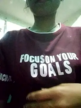 cute simmy0 online show from March 11, 2026, 9:15 am