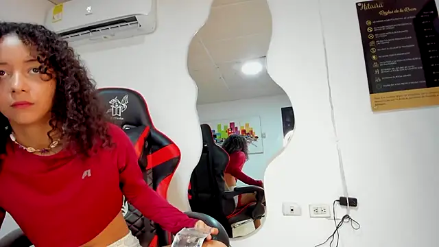 Milanxht online show from January 21, 2025, 9:04 pm