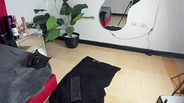 Milanxht online show from February 20, 2025, 9:20 pm