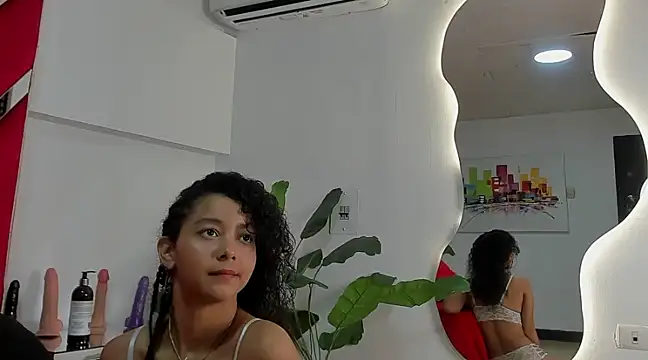 Milanxht online show from March 3, 2025, 8:43 pm