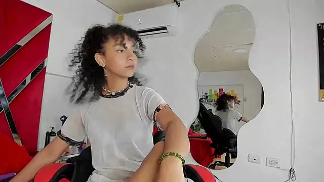 Milanxht online show from March 12, 2025, 8:52 pm