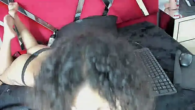 Milanxht online show from March 18, 2025, 2:58 am