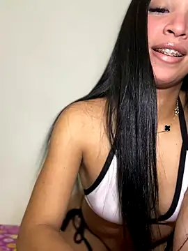 Snapshot of Nicole_cute1 chatting on December 20, 2025, 5:25 am Nicole cute1 online show from December 20, 2025, 5:25 am