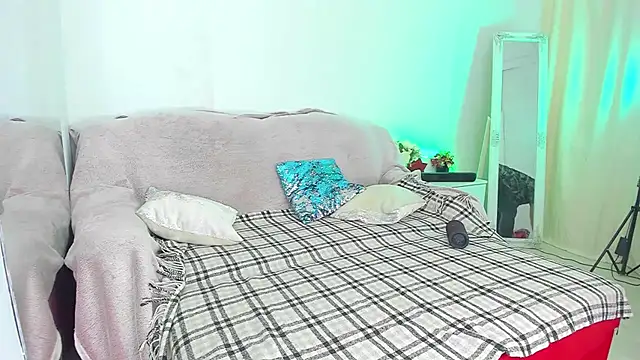 Snapshot of CurlyDreams chatting on July 10, 2026, 12:41 pm CurlyDreams online show from July 10, 2026, 12:41 pm