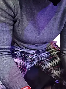 kaveerpooja947 online show from February 1, 2026, 5:11 pm