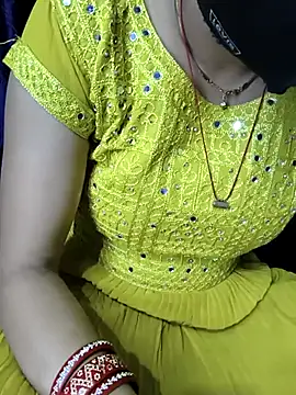 kaveerpooja947 online show from February 5, 2026, 4:44 pm