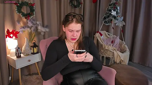 Colleen Blake online show from November 26, 2025, 5:03 pm