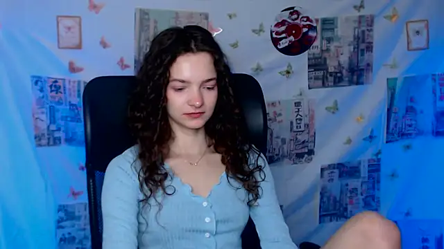  SusieSu  online show from May 3, 2026, 6:19 am