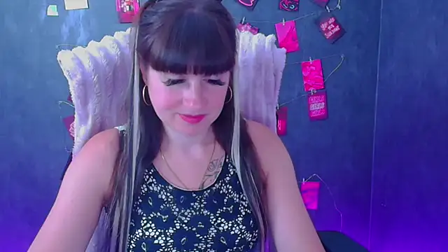 Snapshot of Violla_My chatting on June 25, 2026, 5:56 am Violla My online show from June 25, 2026, 5:56 am