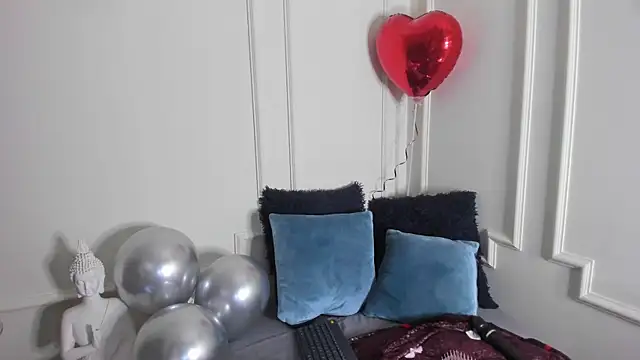 Snapshot of Tiffany_sander chatting on February 12, 2025, 8:27 am Tiffany sander online show from February 12, 2025, 8:27 am