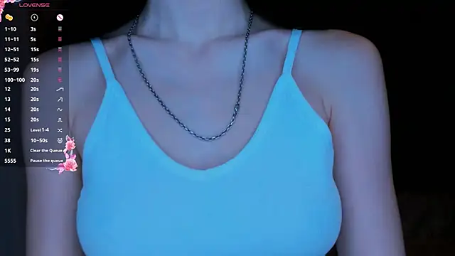 EvaBradley online show from December 18, 2024, 3:55 pm