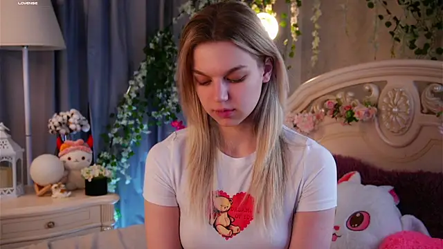 EdlinAlliston online show from November 16, 2025, 1:39 pm