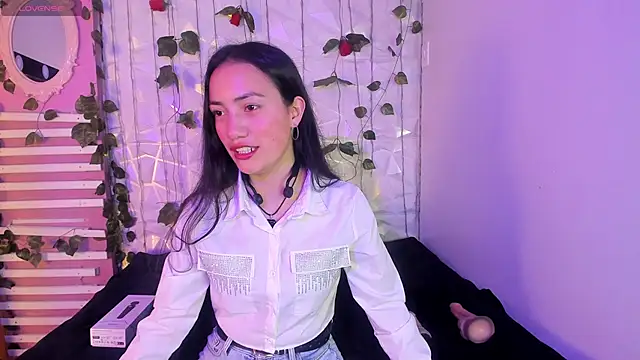 Scarlett  Fox   online show from February 1, 2025, 7:23 pm