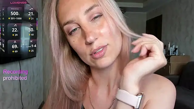 Snapshot of lady_Nati chatting on July 1, 2026, 8:38 am lady Nati online show from July 1, 2026, 8:38 am