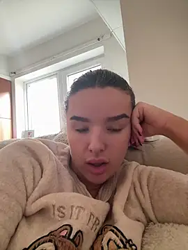 Snapshot of maisiesmithx chatting on January 6, 2025, 1:52 pm maisiesmithx online show from January 6, 2025, 1:52 pm