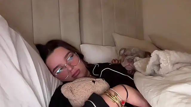 Snapshot of maisiesmithx chatting on February 3, 2025, 1:19 am maisiesmithx online show from February 3, 2025, 1:19 am