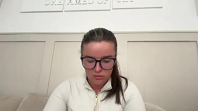 Snapshot of maisiesmithx chatting on September 9, 2025, 12:37 pm maisiesmithx online show from September 9, 2025, 12:37 pm