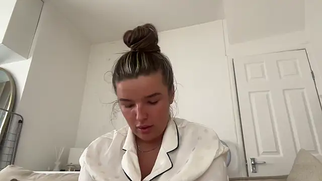 Snapshot of maisiesmithx chatting on September 18, 2025, 9:00 am maisiesmithx online show from September 18, 2025, 9:00 am