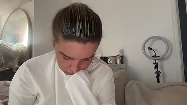 Snapshot of maisiesmithx chatting on September 24, 2025, 10:29 am maisiesmithx online show from September 24, 2025, 10:29 am