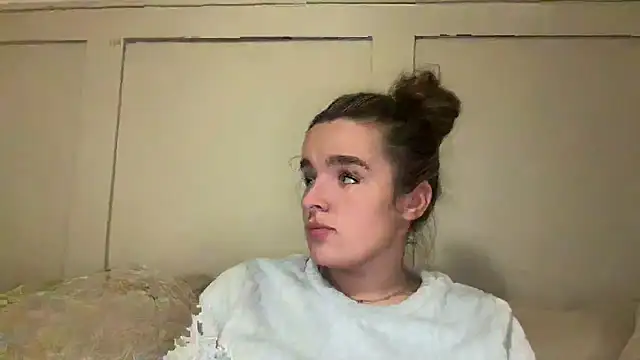 Snapshot of maisiesmithx chatting on November 6, 2025, 8:10 pm maisiesmithx online show from November 6, 2025, 8:10 pm