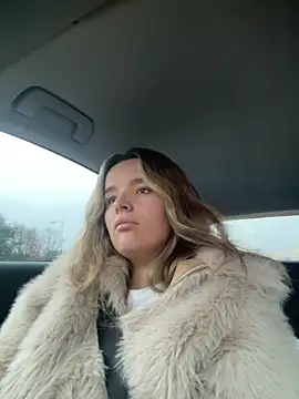 Snapshot of maisiesmithx chatting on December 16, 2025, 8:41 am maisiesmithx online show from December 16, 2025, 8:41 am