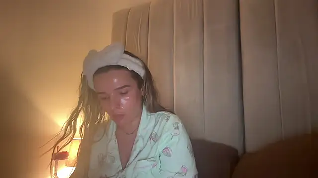 maisiesmithx online show from August 5, 2026, 10:44 pm