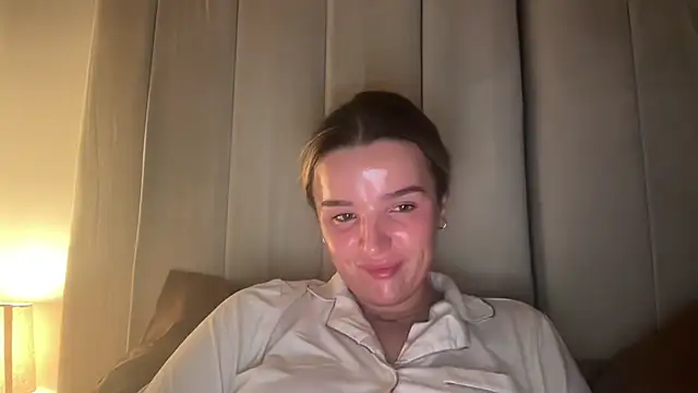 maisiesmithx online show from August 6, 2026, 11:17 pm