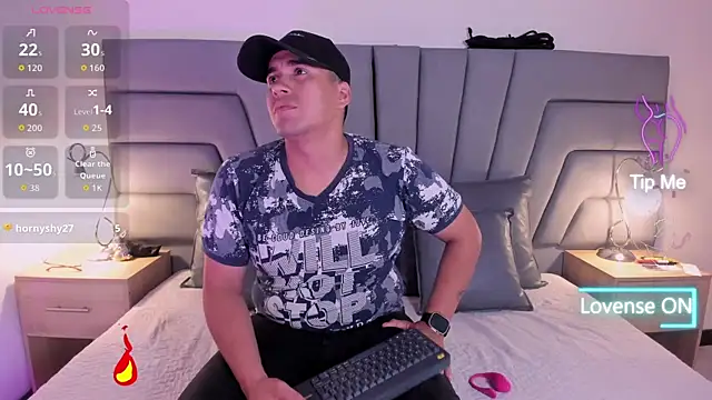 Snapshot of Vale_n_Matt chatting on November 9, 2025, 3:49 am Vale n Matt online show from November 9, 2025, 3:49 am