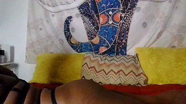 Snapshot of topteirchcoclate chatting on February 23, 2025, 8:06 am topteirchcoclate online show from February 23, 2025, 8:06 am