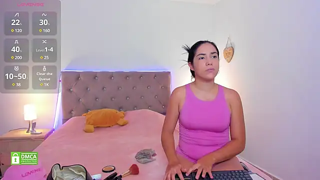 Snapshot of Scarlett_00_ chatting on January 10, 2025, 8:15 pm Scarlett 00 online show from January 10, 2025, 8:15 pm