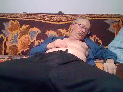 Snapshot of loverboyxxx69 chatting on February 14, 2025, 10:25 pm loverboyxxx69 online show from February 14, 2025, 10:25 pm