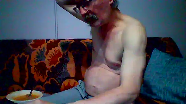 loverboyxxx69 online show from April 24, 2026, 6:54 pm