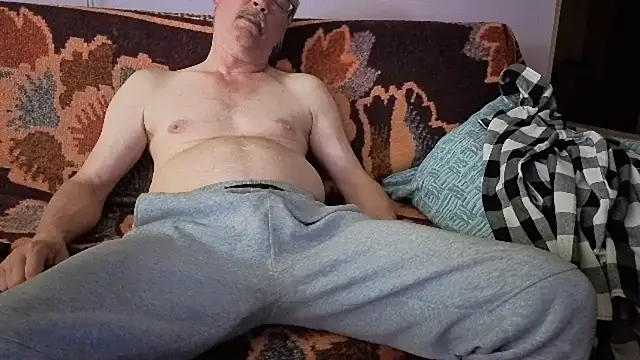 loverboyxxx69 online show from April 28, 2026, 3:17 pm