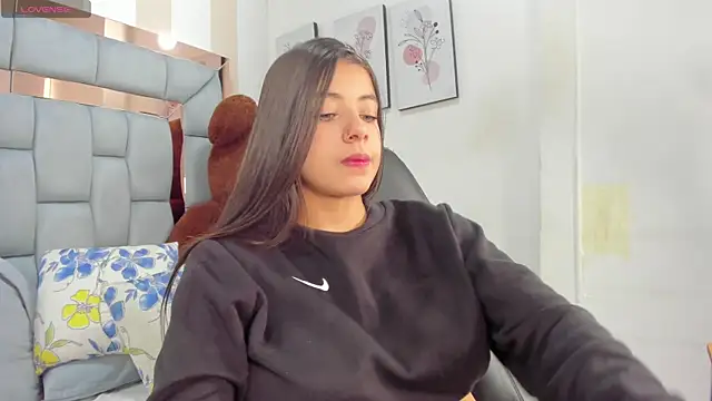 coraltaylor online show from November 23, 2025, 2:17 pm