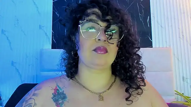 Reginavegaa online show from September 10, 2025, 11:43 am