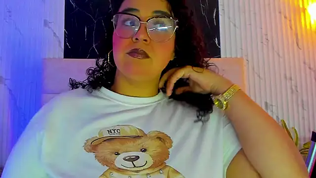 Snapshot of Reginavegaa chatting on May 7, 2026, 11:37 am Reginavegaa online show from May 7, 2026, 11:37 am