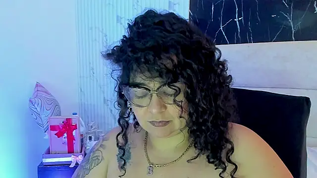Snapshot of Reginavegaa chatting on May 11, 2026, 11:38 am Reginavegaa online show from May 11, 2026, 11:38 am