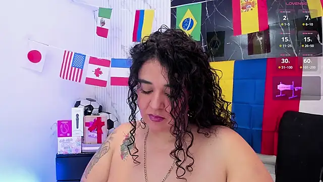 Snapshot of Reginavegaa chatting on June 23, 2026, 8:12 am Reginavegaa online show from June 23, 2026, 8:12 am