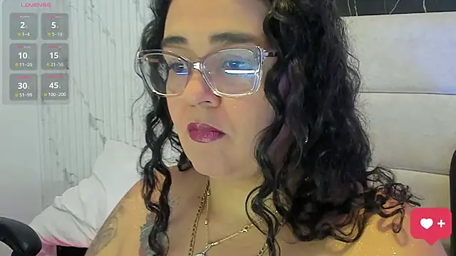 Snapshot of Reginavegaa chatting on July 22, 2026, 11:35 am Reginavegaa online show from July 22, 2026, 11:35 am