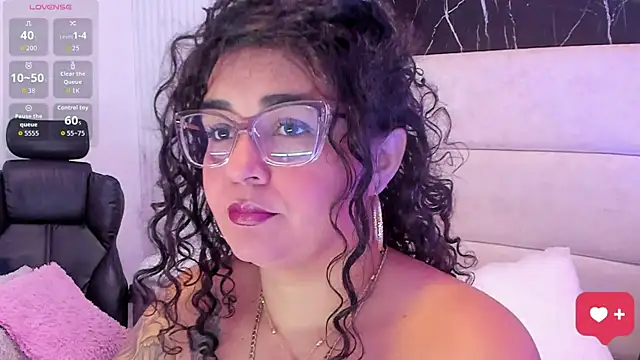 Snapshot of Reginavegaa chatting on July 23, 2026, 8:34 am Reginavegaa online show from July 23, 2026, 8:34 am