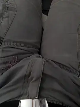 Snapshot of SuranSexy33 chatting on December 6, 2024, 9:54 am SuranSexy33 online show from December 6, 2024, 9:54 am