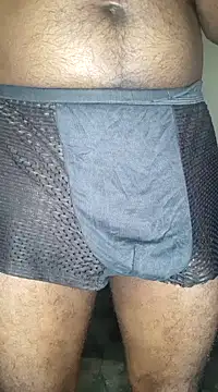 Snapshot of SuranSexy33 chatting on January 30, 2025, 3:33 am SuranSexy33 online show from January 30, 2025, 3:33 am