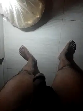 SuranSexy33 online show from April 25, 2026, 6:27 pm