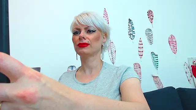 Snapshot of ForeverBarbie_ chatting on September 19, 2025, 11:16 pm ForeverBarbie online show from September 19, 2025, 11:16 pm